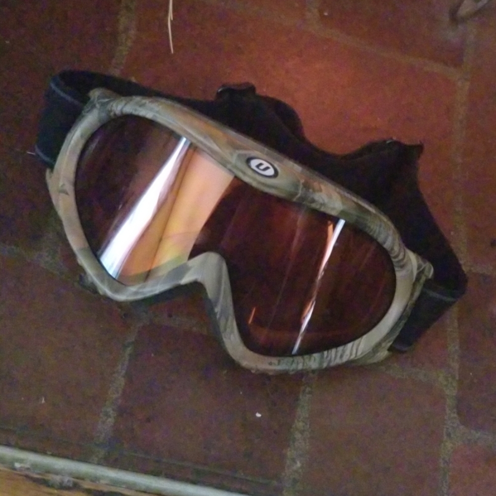 Ski/ snowboarding goggles